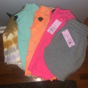 Lot of 5 crop T-shirt’s and xs gray shorts